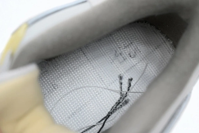 Craft Dust 4 SE DV3742-021 Retro Photon Jordan 1116